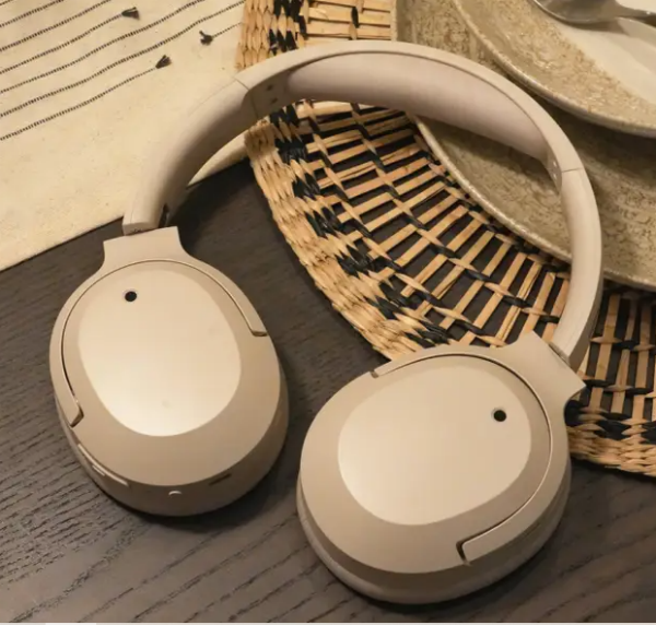 易倍体育网站：听劝！新年就送这款头戴耳机老用户都夸好用又体面