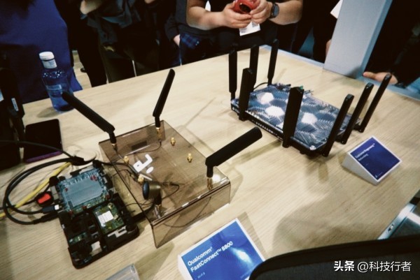 让AI的能力下沉:高通在MWC展示从「手腕」到「卫星」的版图(图10)