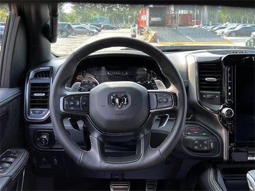 Emc易倍体育:25款道奇公羊霸王龙店内现车配置颜色可选90来万起售(图7)