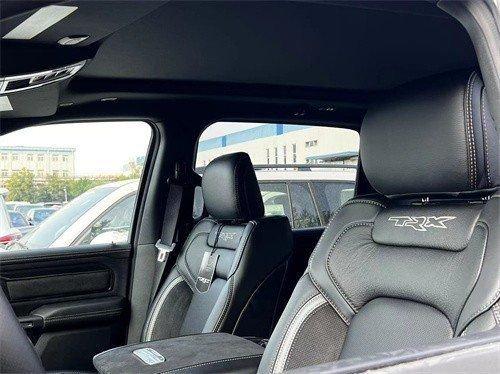 Emc易倍体育:24款道奇公羊霸王龙最低多少钱港口现车配置80万起可分期(图8)