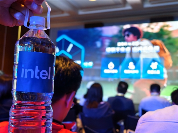 Emc易倍体育：六边形战士六大升级！Intel给游戏本带来了不一样的Plus(图22)