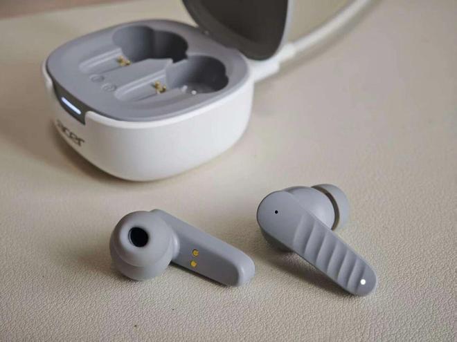 Emc易倍体育：又一蓝牙耳机跌成“白菜价”全新卖78元续航长达30小时(图4)